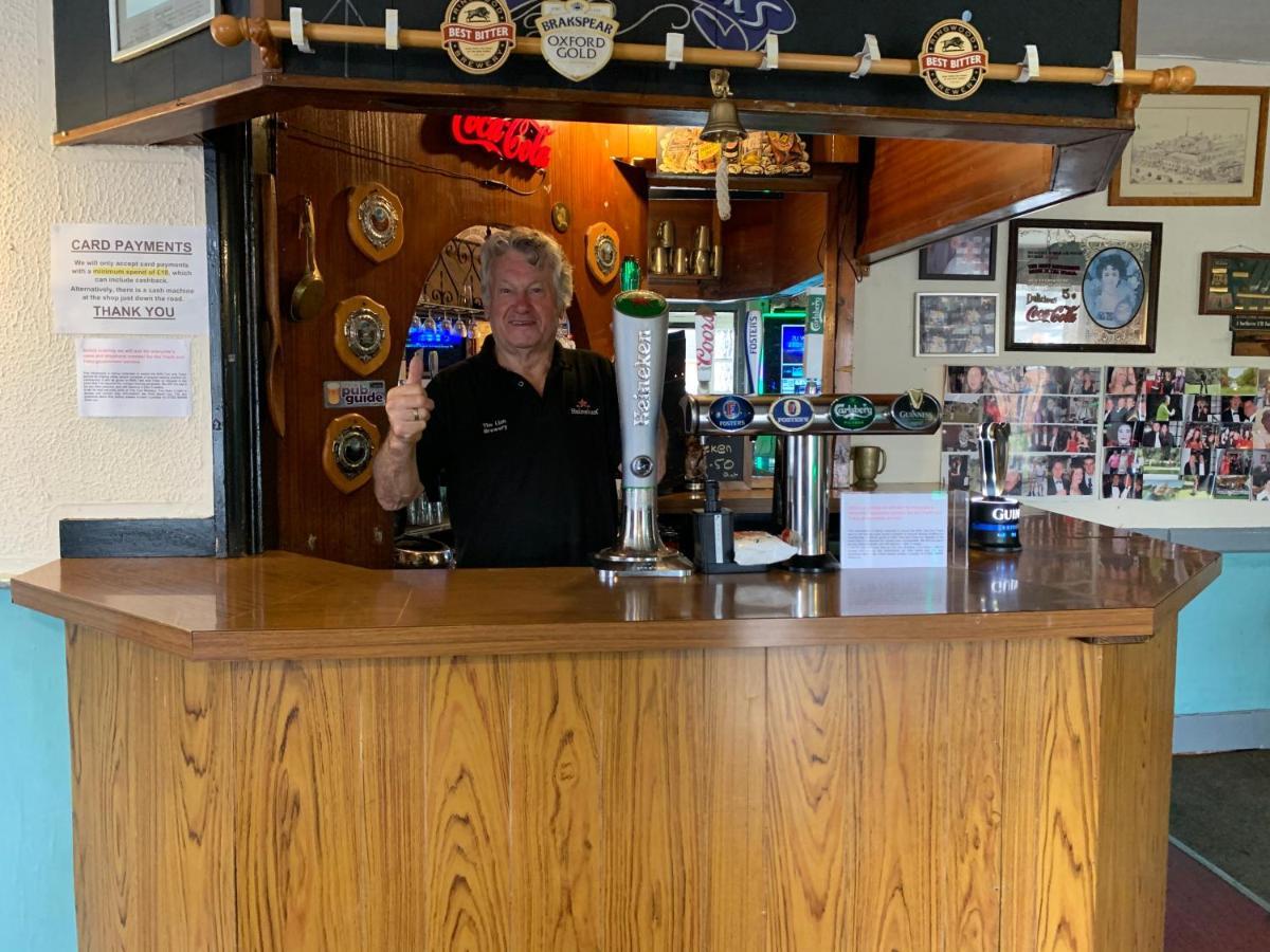 The Lion Brewery Hotel Ash  ภายนอก รูปภาพ