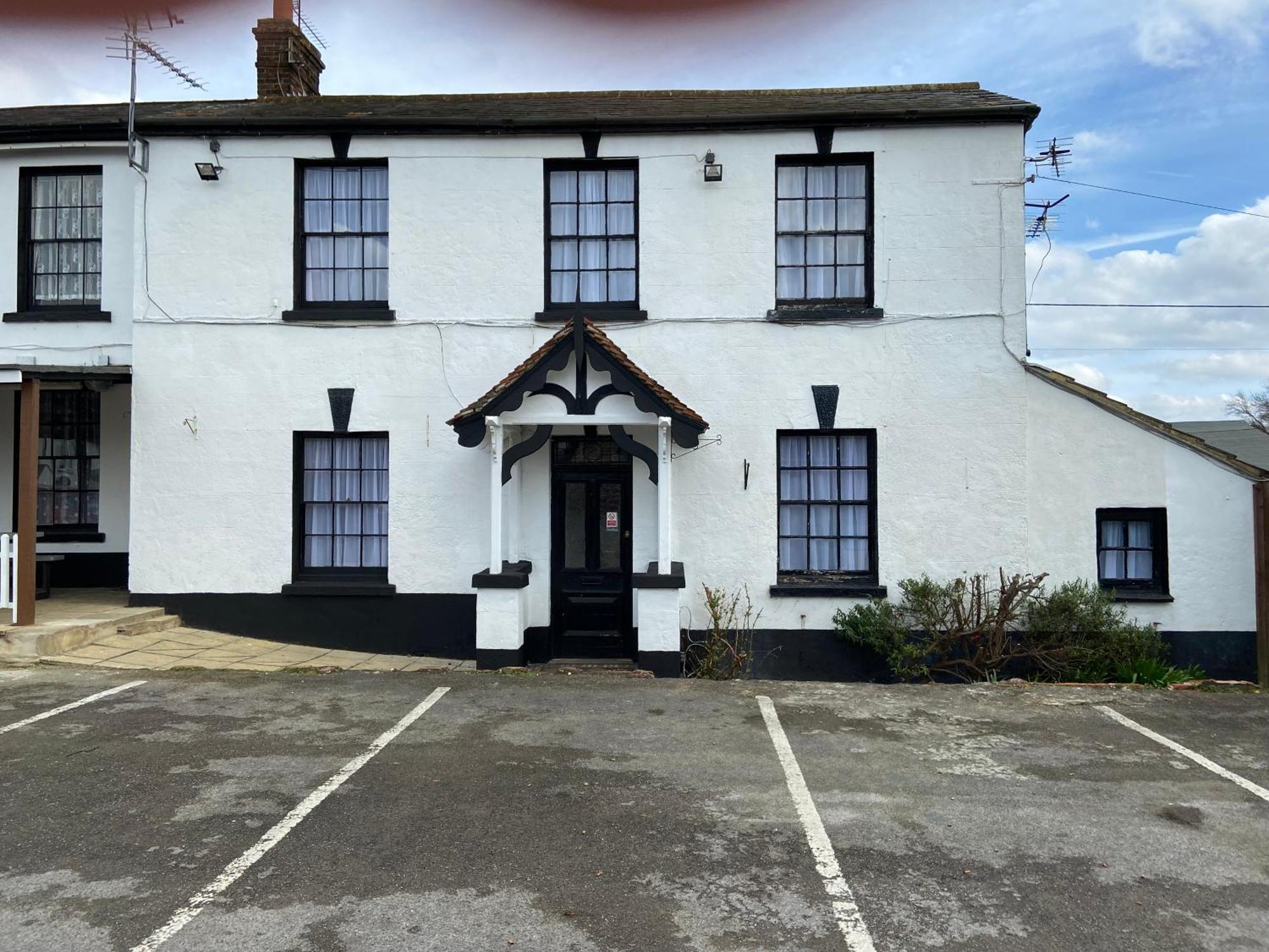 The Lion Brewery Hotel Ash  ภายนอก รูปภาพ