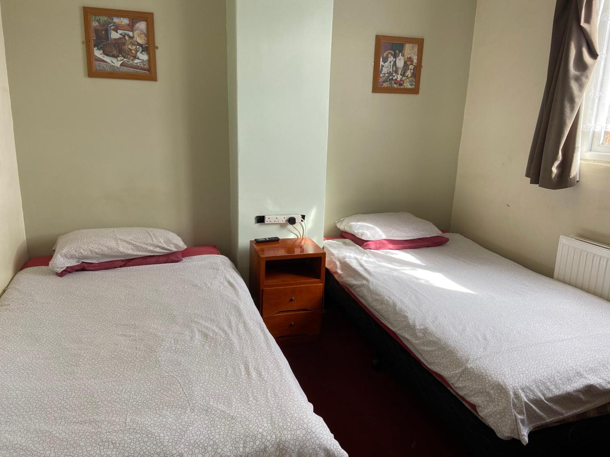 The Lion Brewery Hotel Ash  ภายนอก รูปภาพ