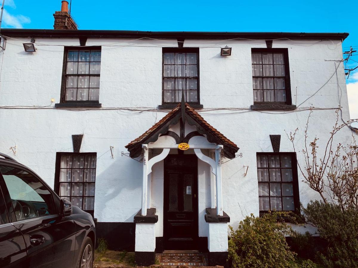 The Lion Brewery Hotel Ash  ภายนอก รูปภาพ